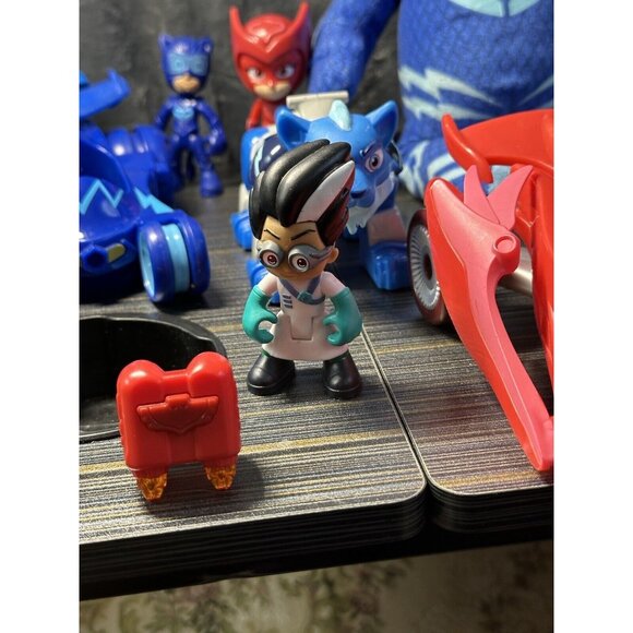 HUGE PJ Masks Toys LOT: Figures, Vehicles, Playsets, Plush, Accs +MORE - Picture 5 of 12